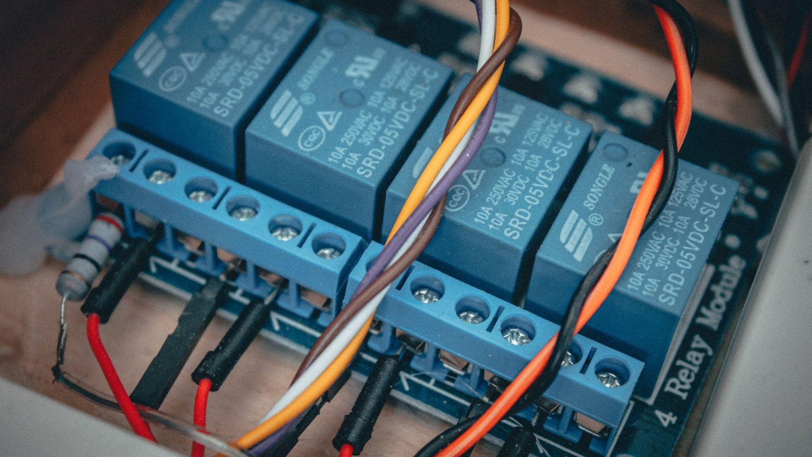 Relais électrique : prix et critères pour bien choisir